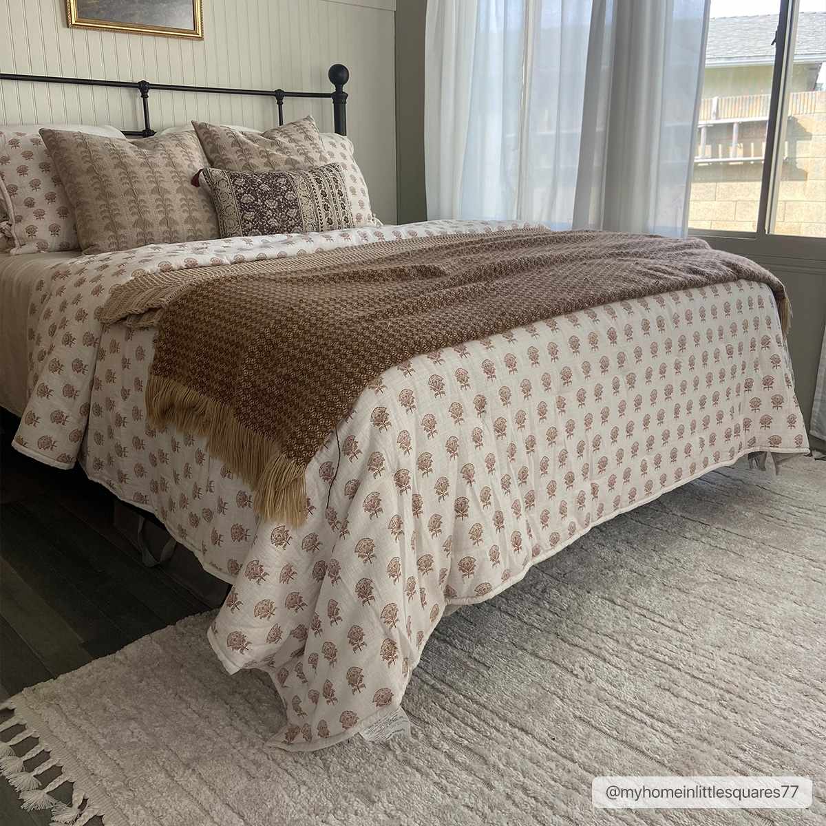 Ibarra Textured Ivory High/Low Pile Rug with Tassels