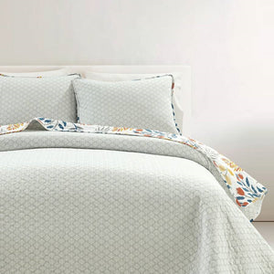 King/CAL King 3 Piece Botanical Floral Lightweight Quilt Set