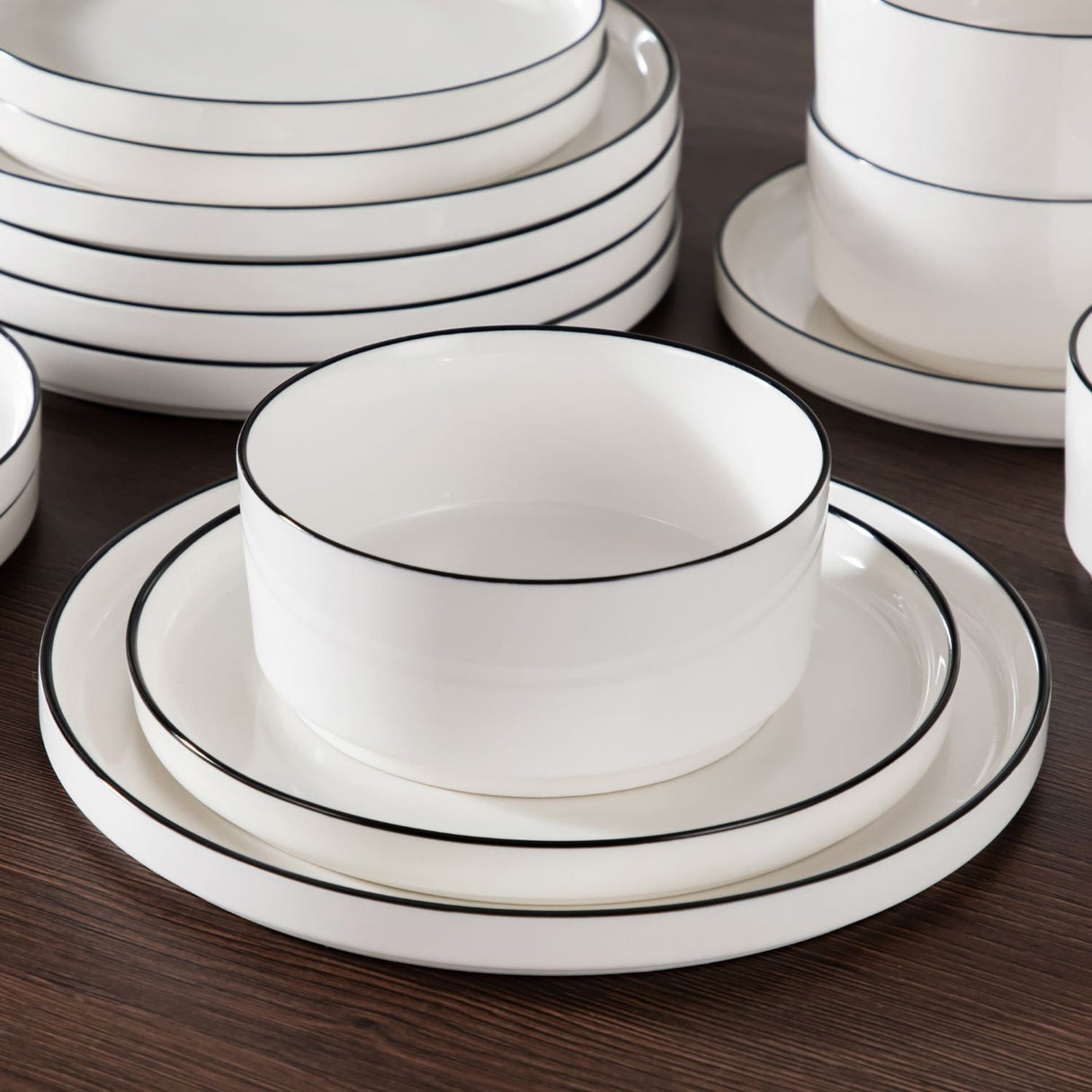 Leah 12 Piece Dinnerware Set for 4