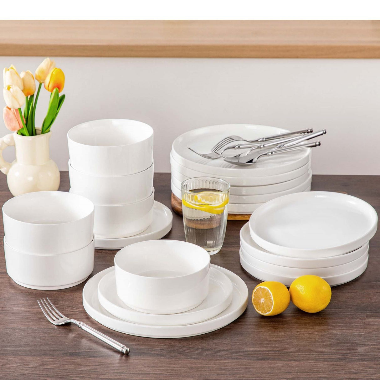 Leah 18 Piece Dinnerware Set for 6