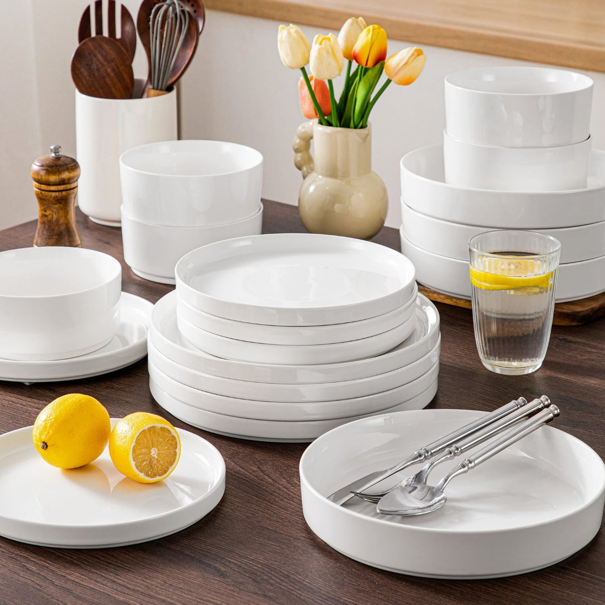Leah 24 Piece Dinnerware Set for 6