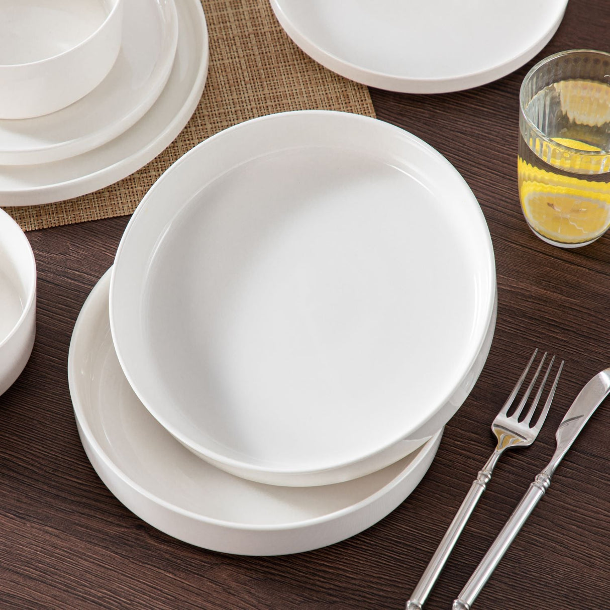 Leah 24 Piece Dinnerware Set for 6
