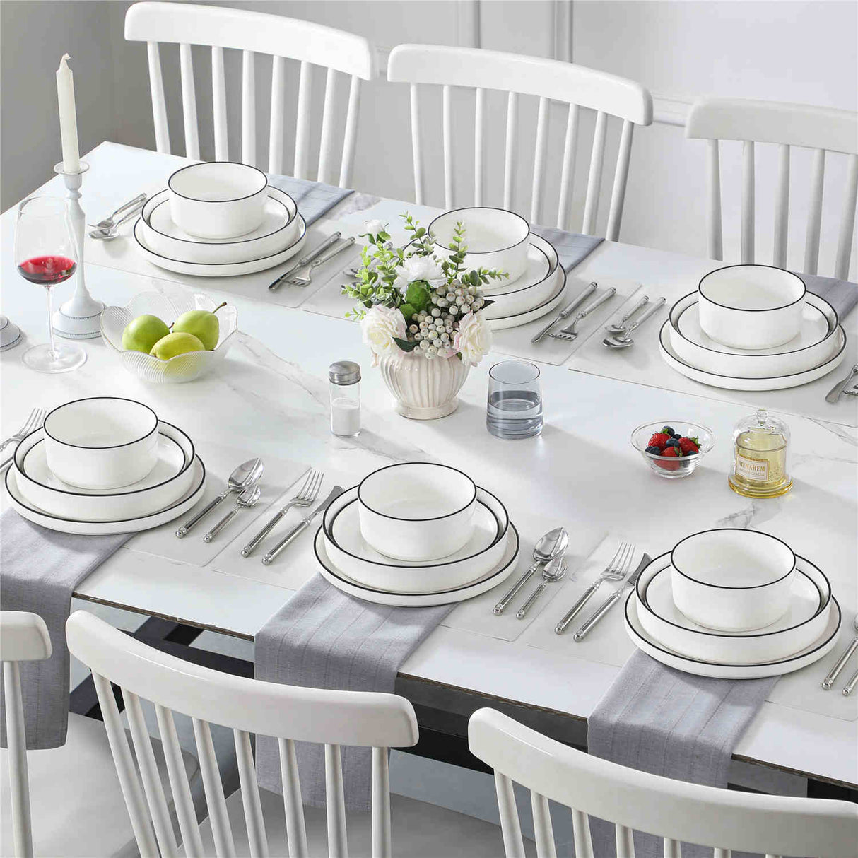 Leah 24 Piece Dinnerware Set