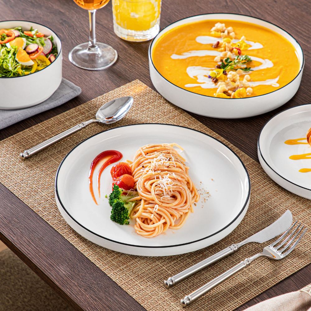 Leah 24 Piece Dinnerware Set for 6