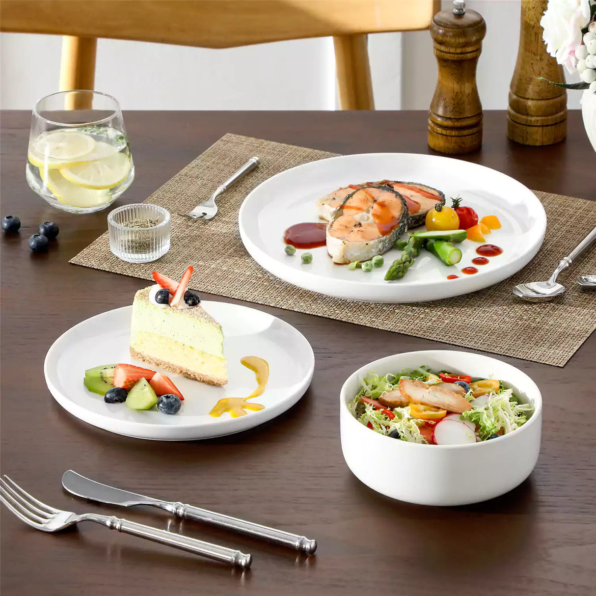Luna 24 Piece Dinnerware Set for 8