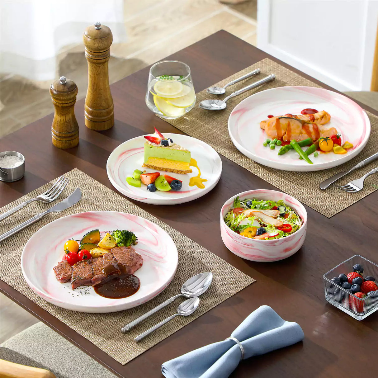 Luna 24 Piece Dinnerware Set for 8