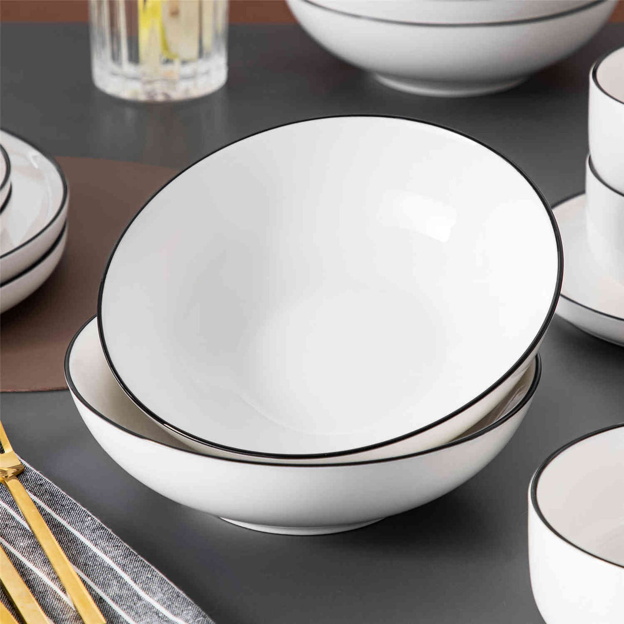 Luna 16 Piece Dinnerware Set