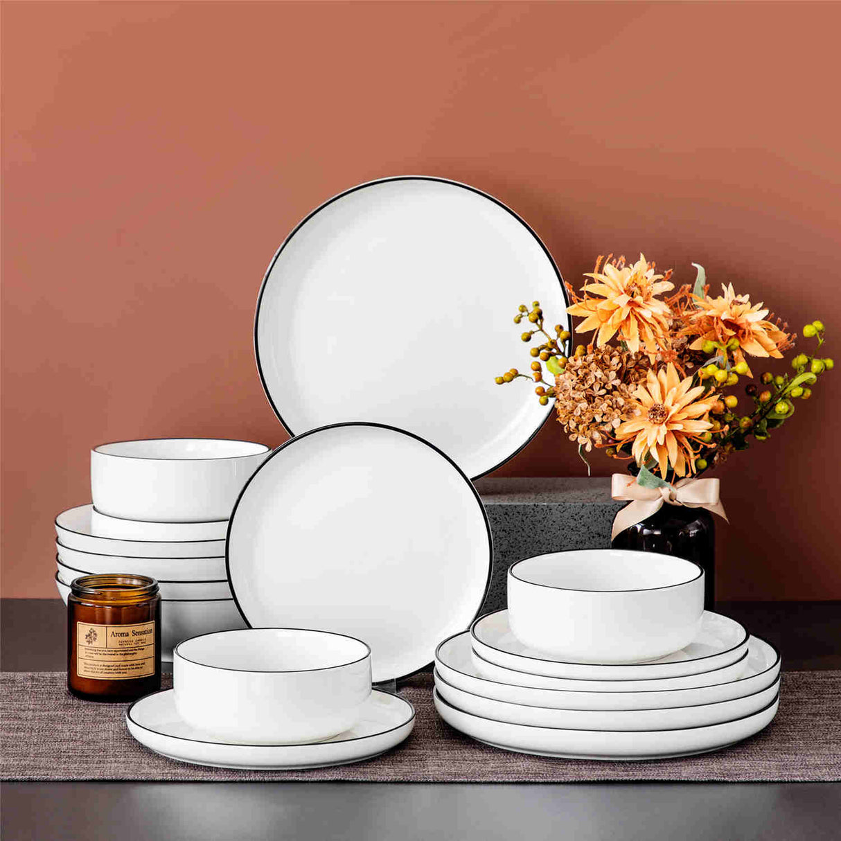 Luna 16 Piece Dinnerware Set
