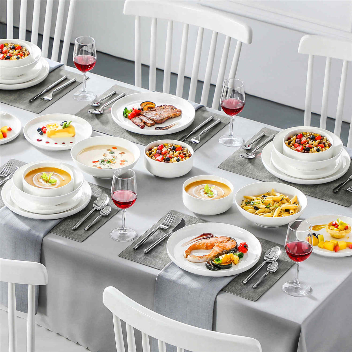 Luna 24 Piece Dinnerware Set