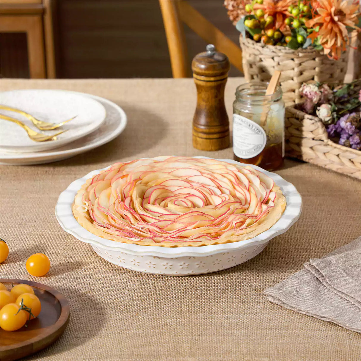 Lydia Fluted Pie Pan Stoneware Baking Dish