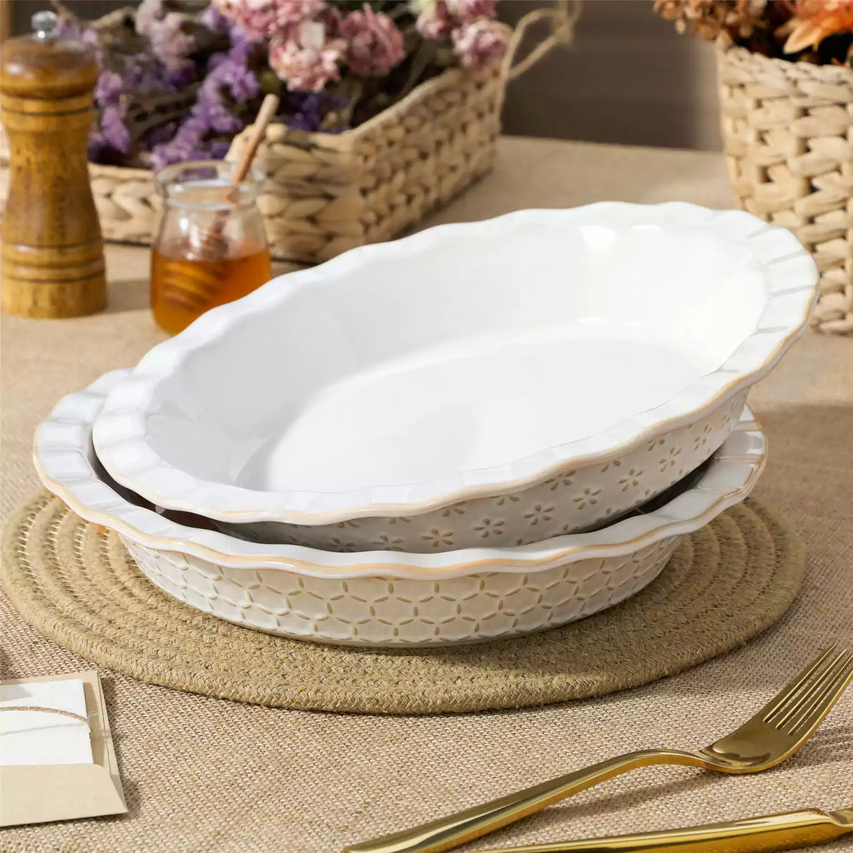 Lydia Fluted Pie Pan Stoneware Baking Dish
