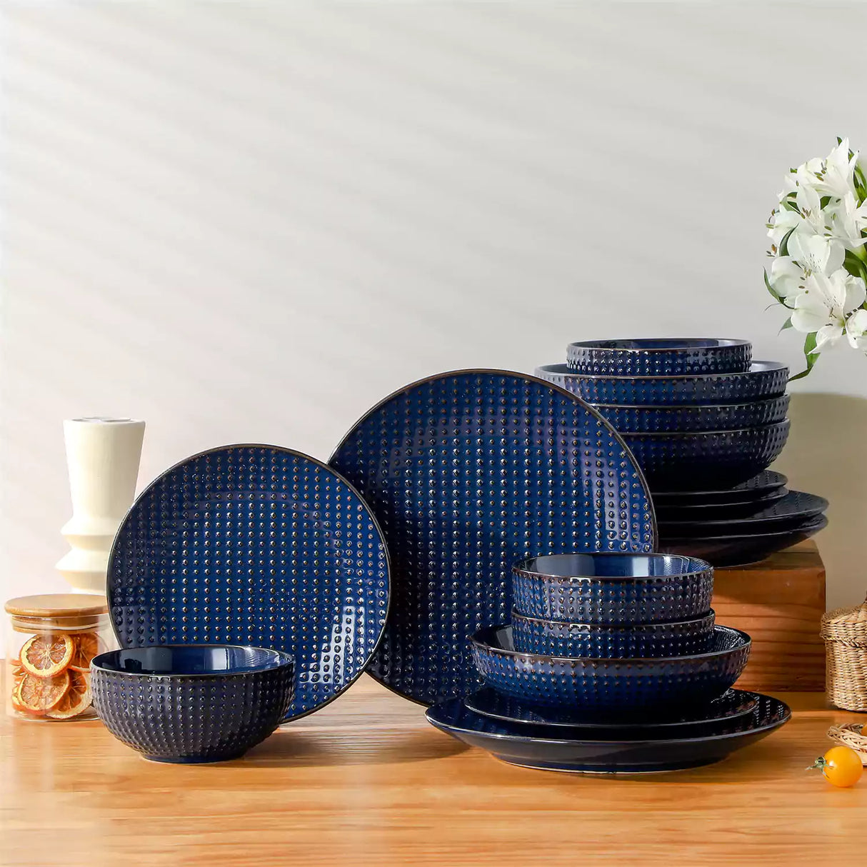 Lydia 16 Piece Starry Blue Dinnerware Set
