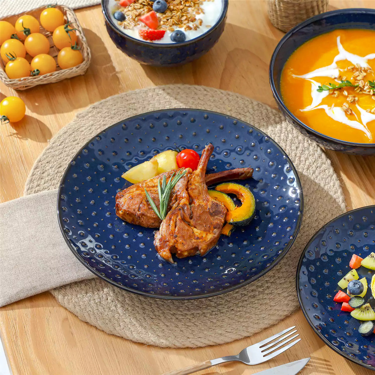 Lydia 16 Piece Starry Blue Dinnerware Set