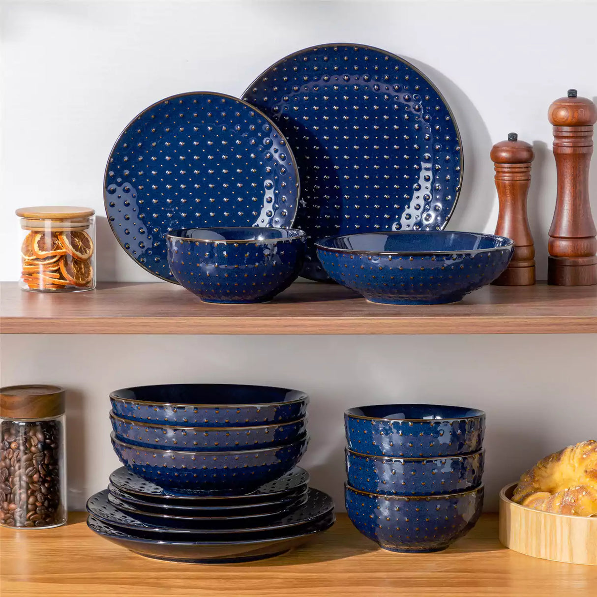 Lydia 16 Piece Starry Blue Dinnerware Set