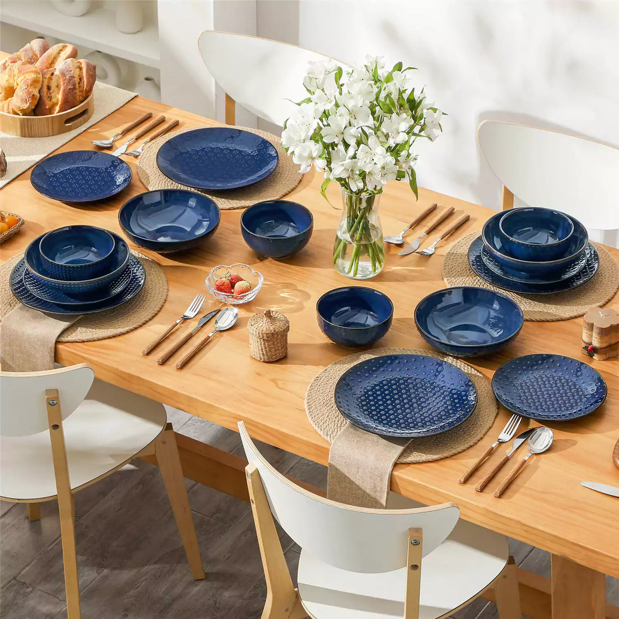Lydia 16 Piece Starry Blue Dinnerware Set