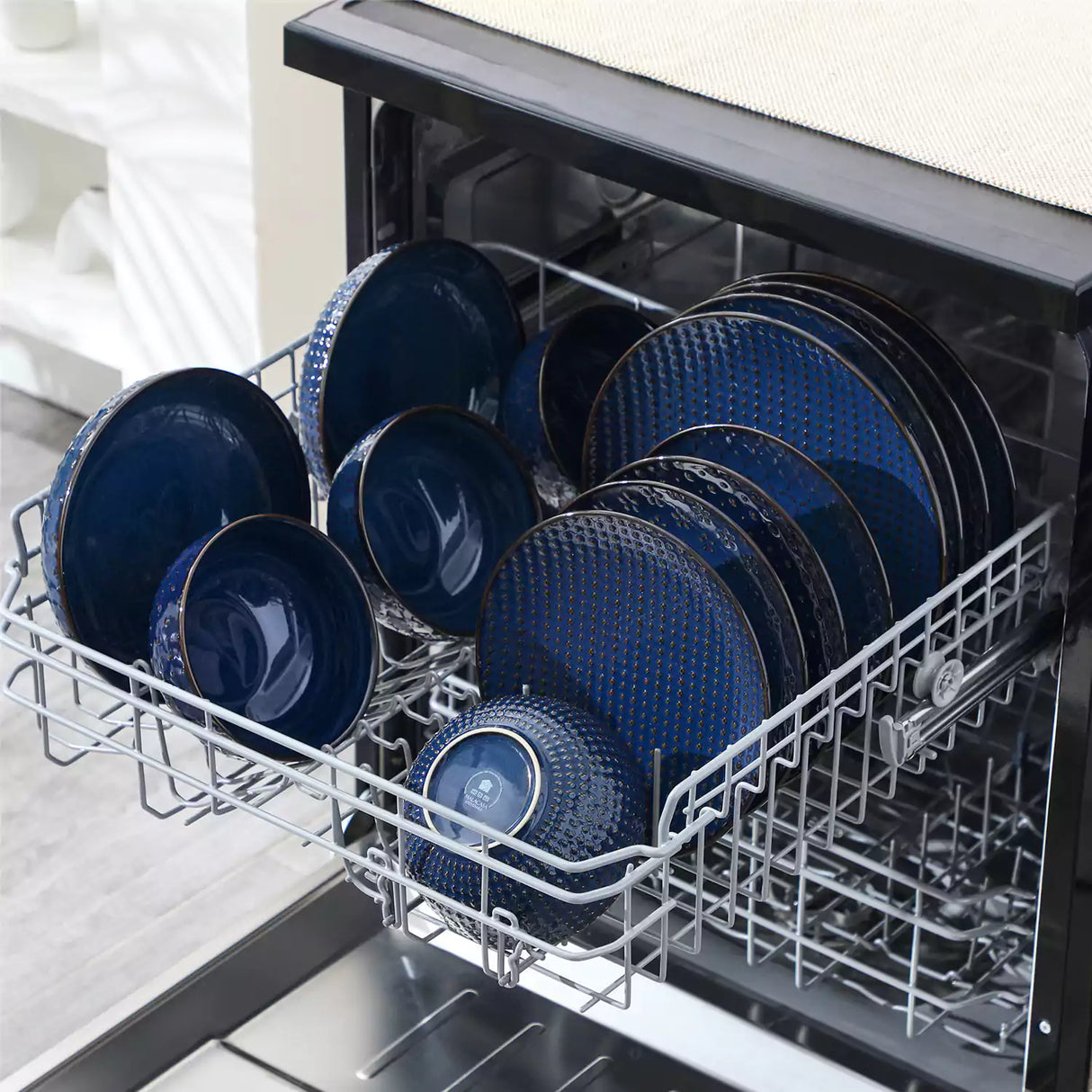 Lydia 16 Piece Starry Blue Dinnerware Set