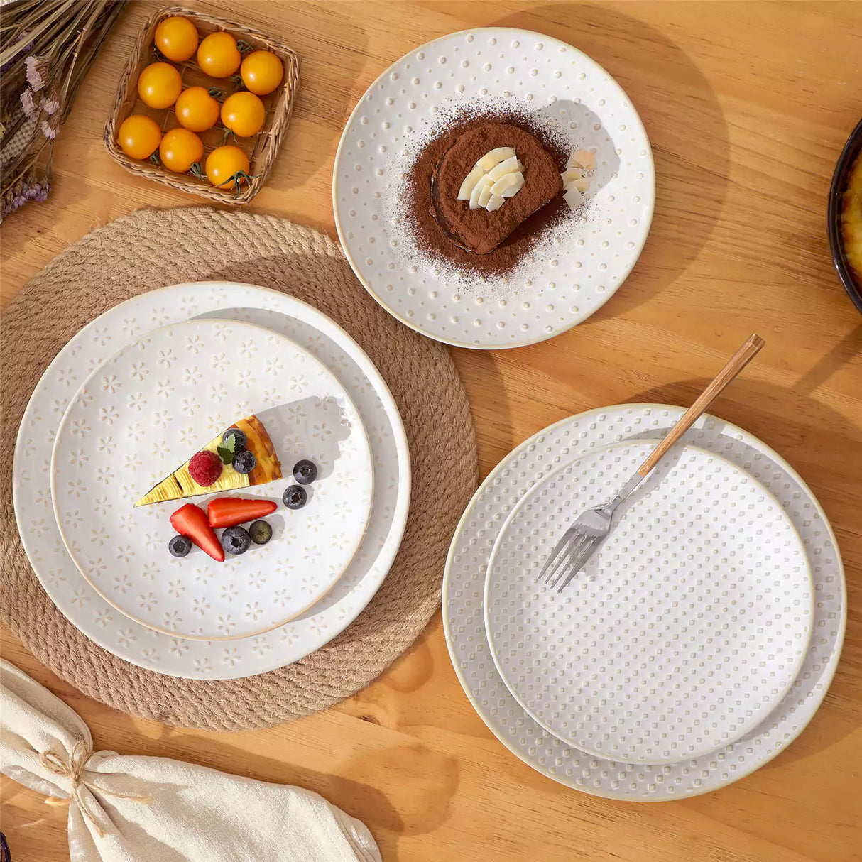 Lydia 16 Piece Antique White Dinnerware Set