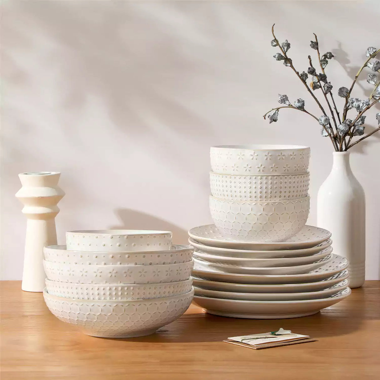 Lydia 16 Piece Antique White Dinnerware Set