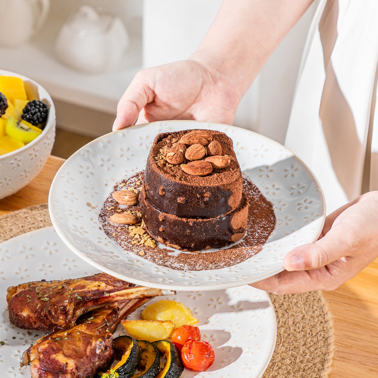 Lydia 32 Piece Antique White Dinnerware Set