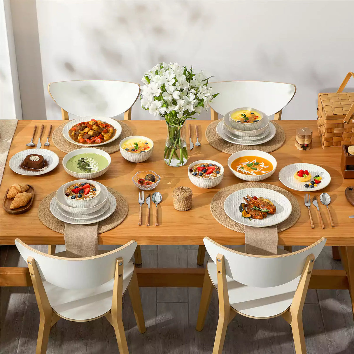 Lydia 16 Piece Antique White Dinnerware Set