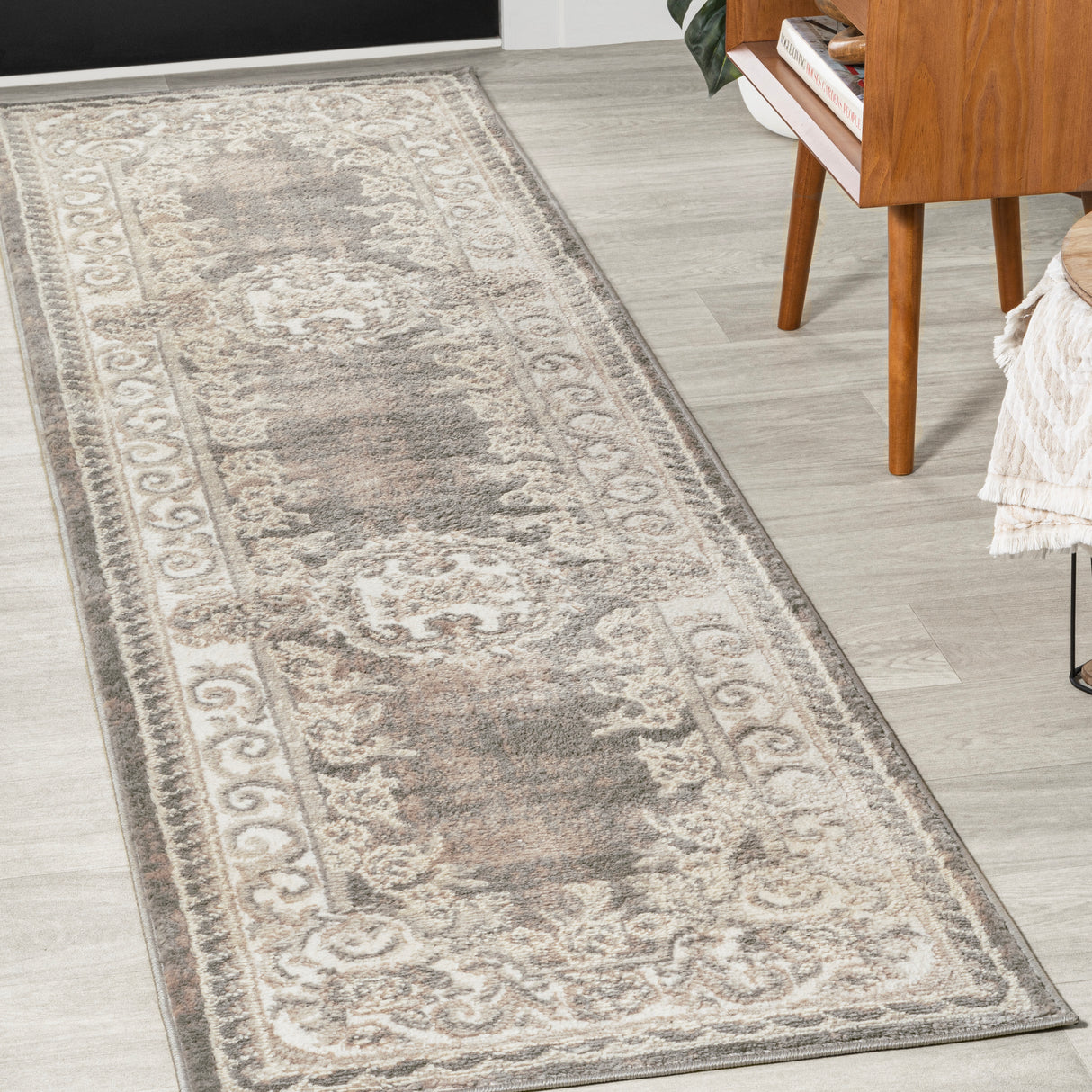 Rosalia-Cottage-Medallion-Runner-Rug-Runner-Rugs