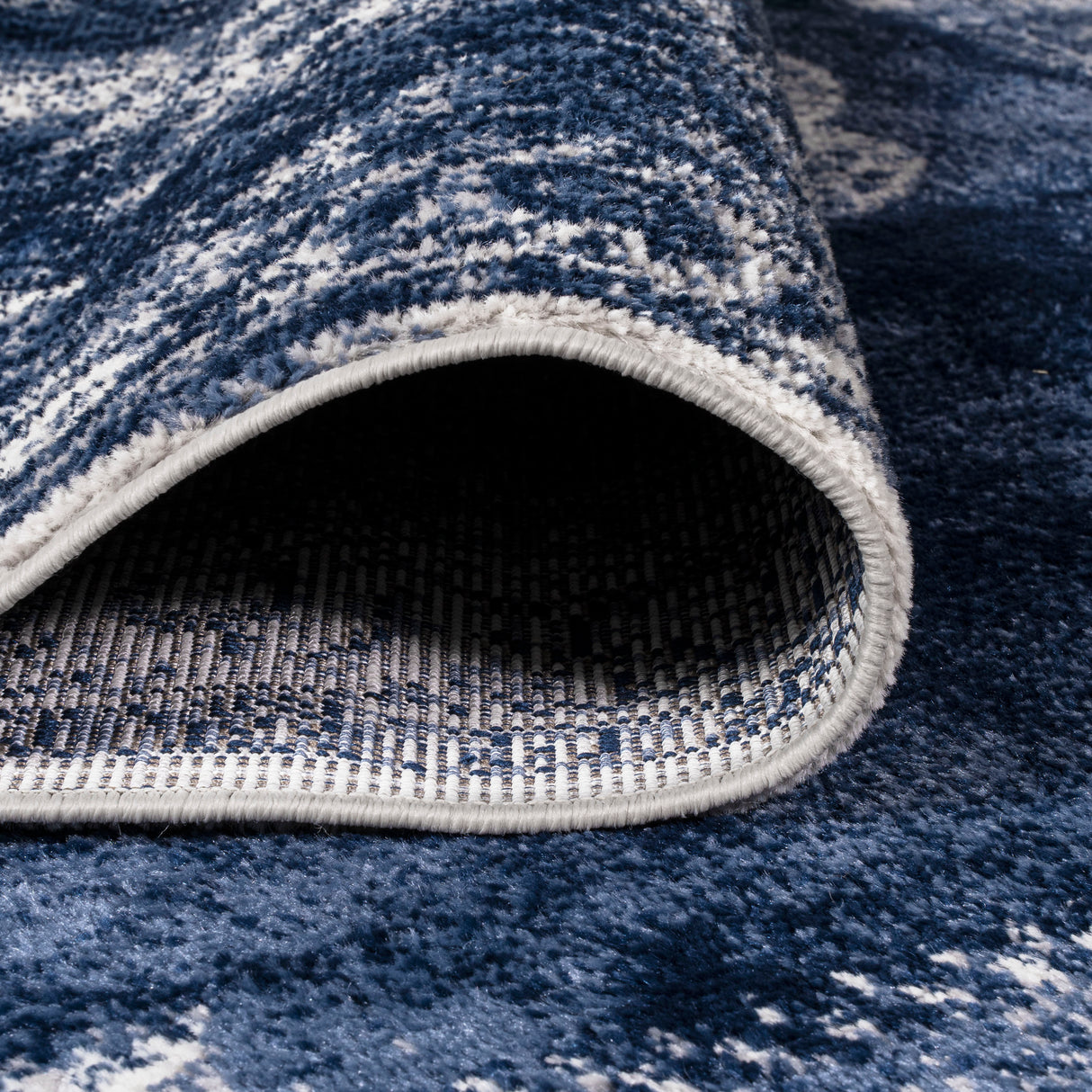 Rosalia Cottage Medallion Woven Runner Rug