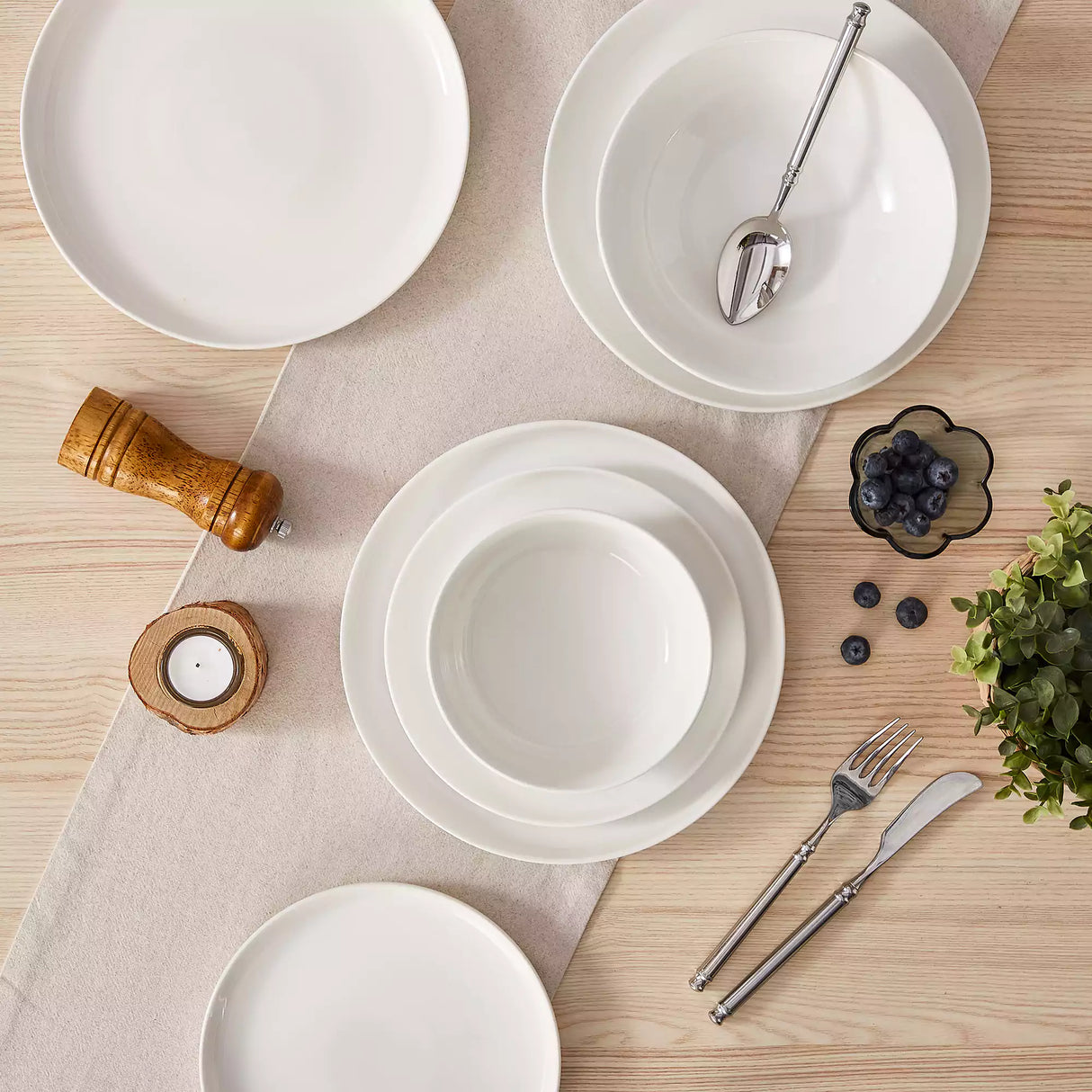 Mina 16 Piece Dinnerware Set