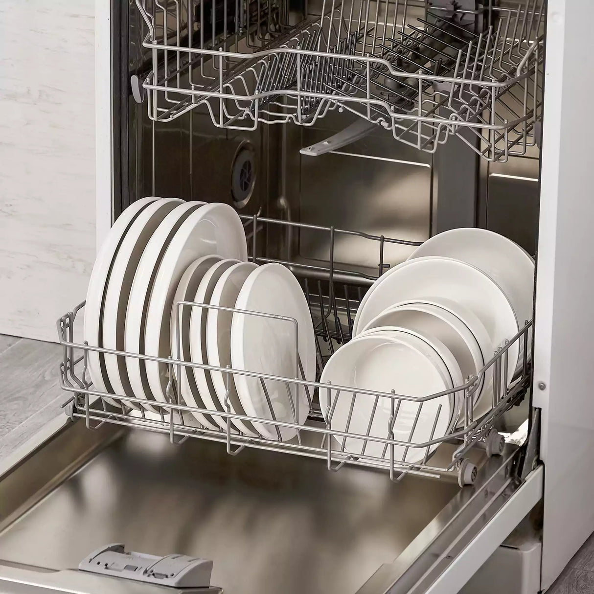 Mina 16 Piece Dinnerware Set