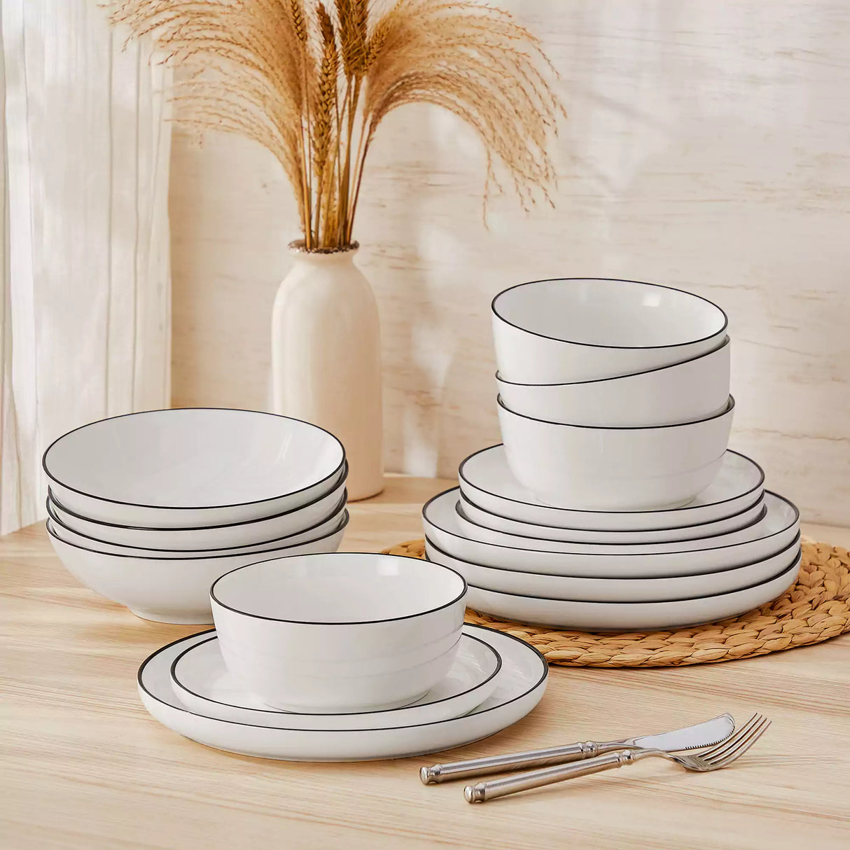 Mina 16 Piece Dinnerware Set