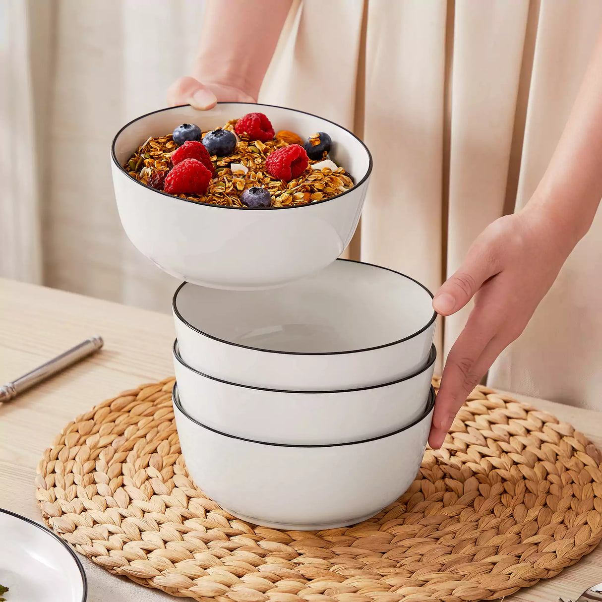 Mina 16 Piece Dinnerware Set