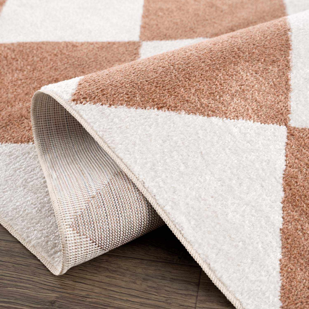 Ulric Chestnut Diamond Washable Area Rug