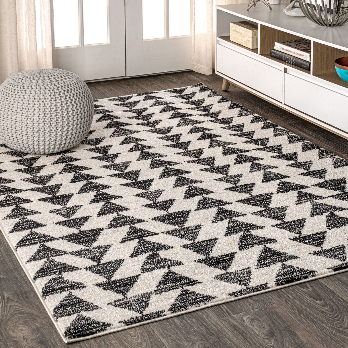 Aisha-Moroccan-Triangle-Geometric-Area-Rug-Area-Rugs
