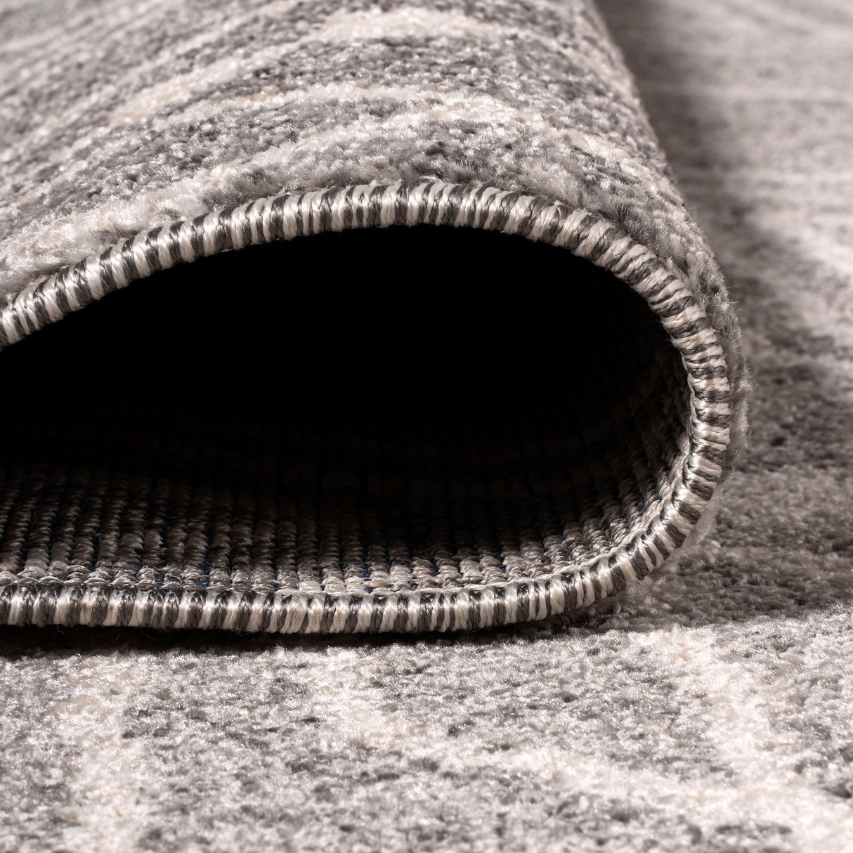 Rih Moroccan Style Diamond Runner Rug