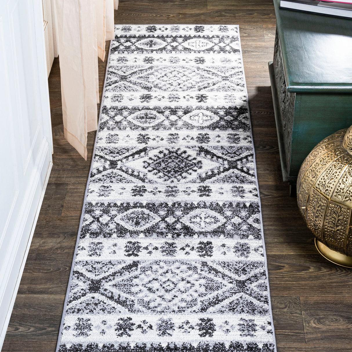 Sura-Modern-Kilim-Geometric-Runner-Rug-Runner-Rugs