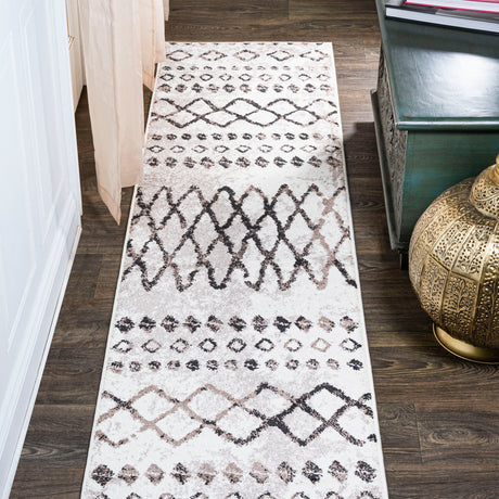Aksil-Moroccan-Diamond-Runner-Rug-Runner-Rugs