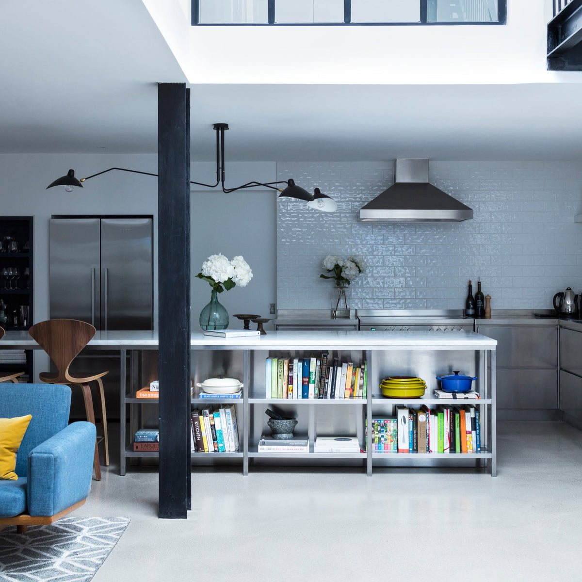 Arachnia | Suspended 3-Arm Ceiling Light with Rotating Reflectors, Black or White Finish
