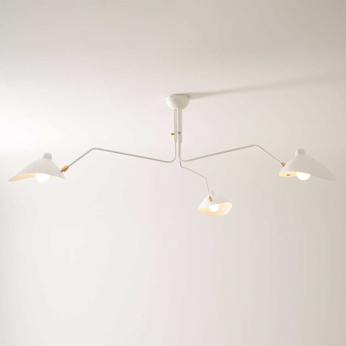 Arachnia | Suspended 3-Arm Ceiling Light with Rotating Reflectors, Black or White Finish