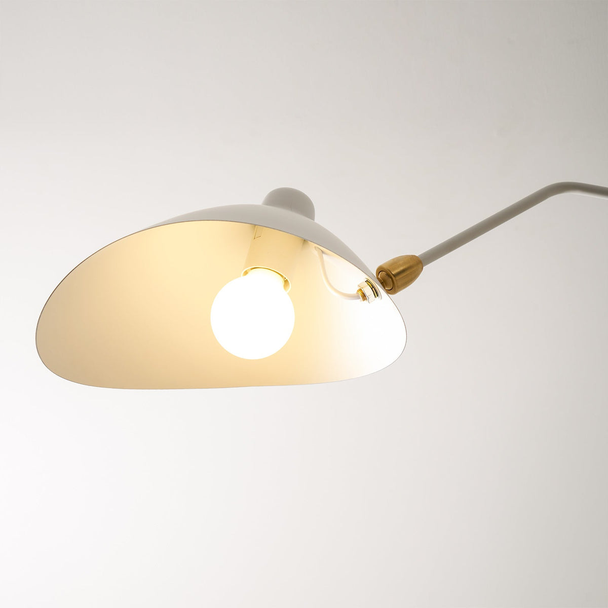 Arachnia | Suspended 3-Arm Ceiling Light with Rotating Reflectors, Black or White Finish