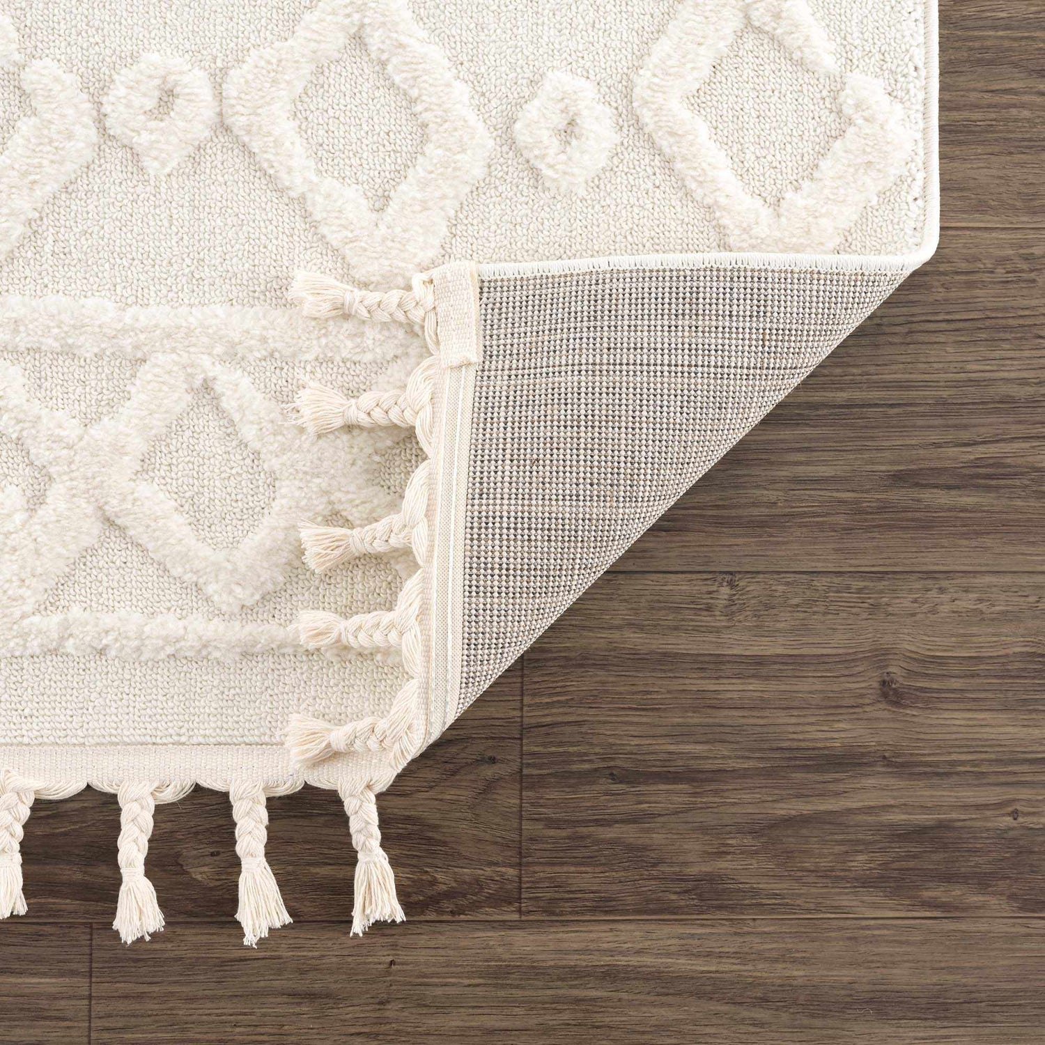 Gyundyukoru Area Rug