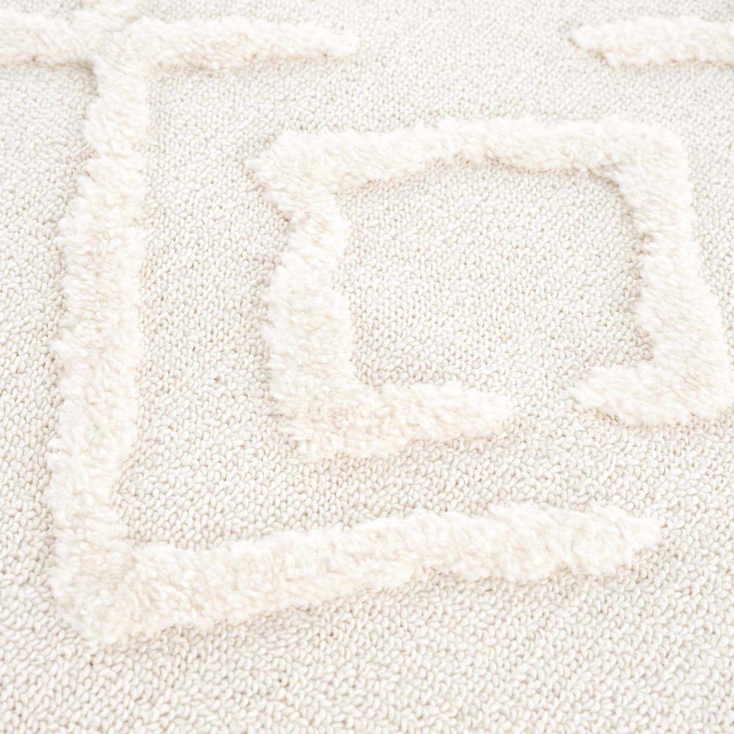 Gyundyukoru Area Rug