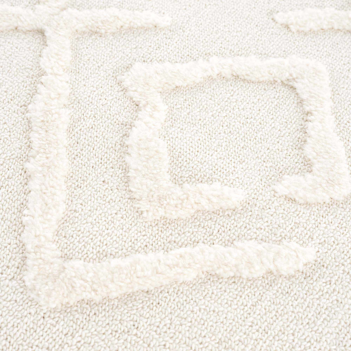 Gyundyukoru Area Rug