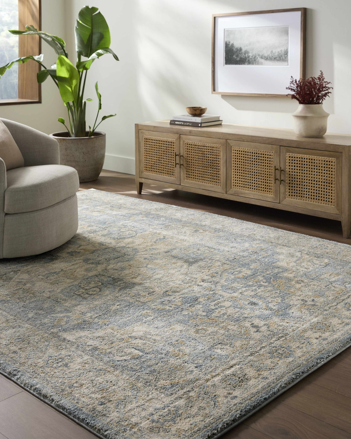 Akshay Beige Thick Lu x e Area Rug