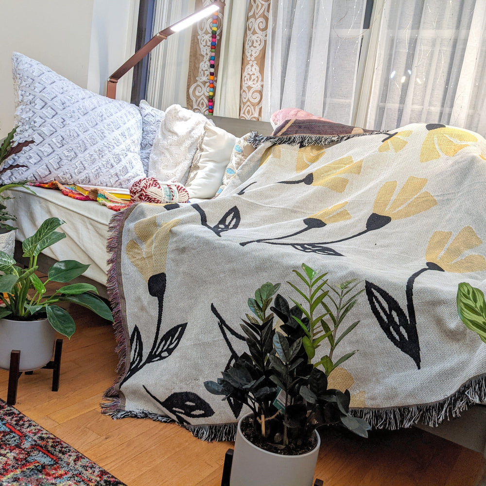 DaDa Bedding Yellow Fleur Botanical Sunshine Golden Floral Woven Tapestry Throw Blanket - 50” x 60” (18112)