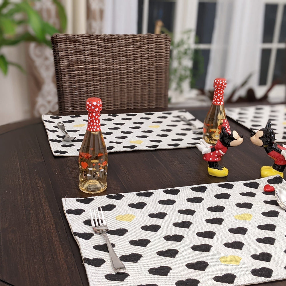 DaDa Bedding Set of 4-Pieces Valentine's day Yellow & Black Hearts Tapestry Dining Table Placemats 13” x 19” (18113)