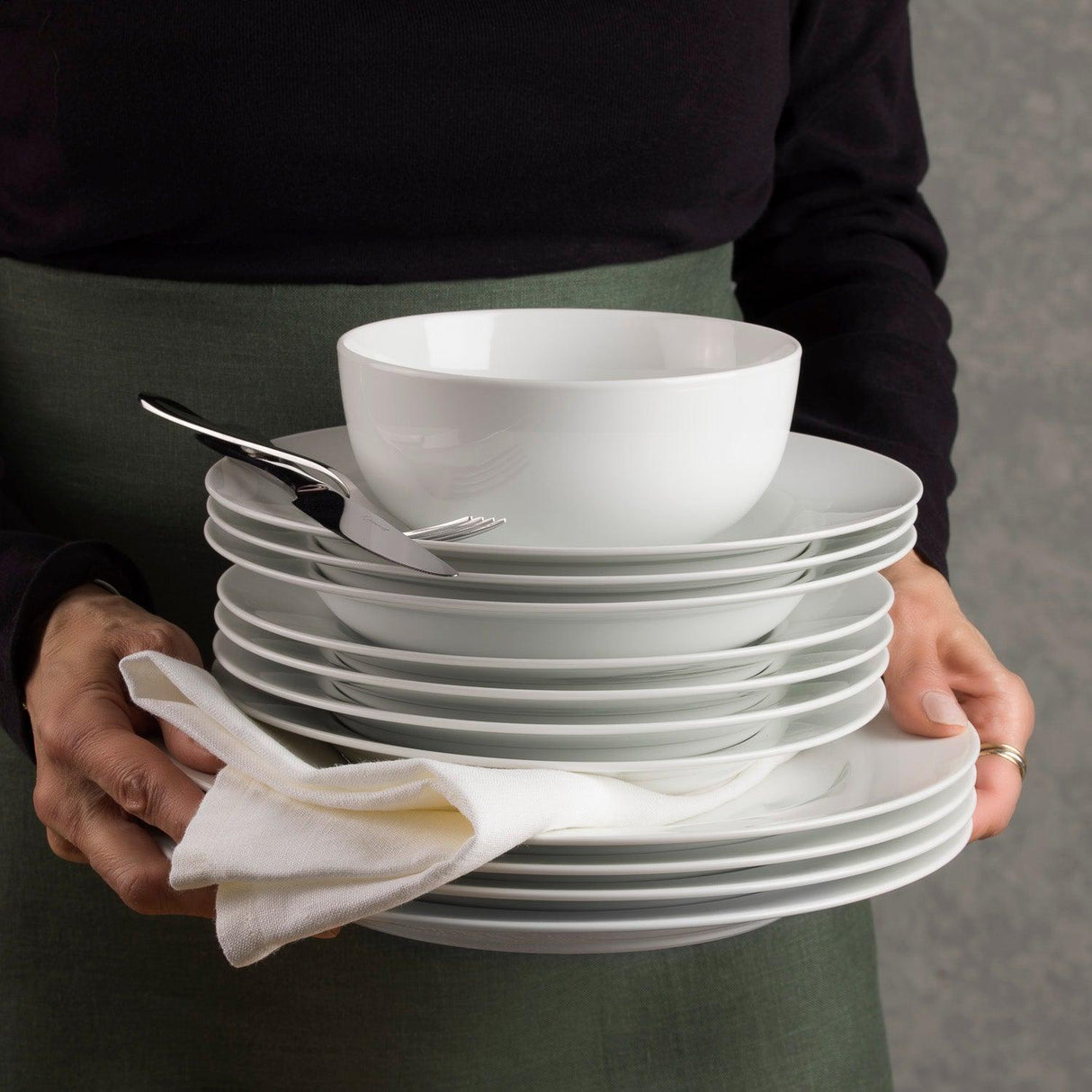 Essential Classic White Porcelain Dinnerware Set – 16 Piece