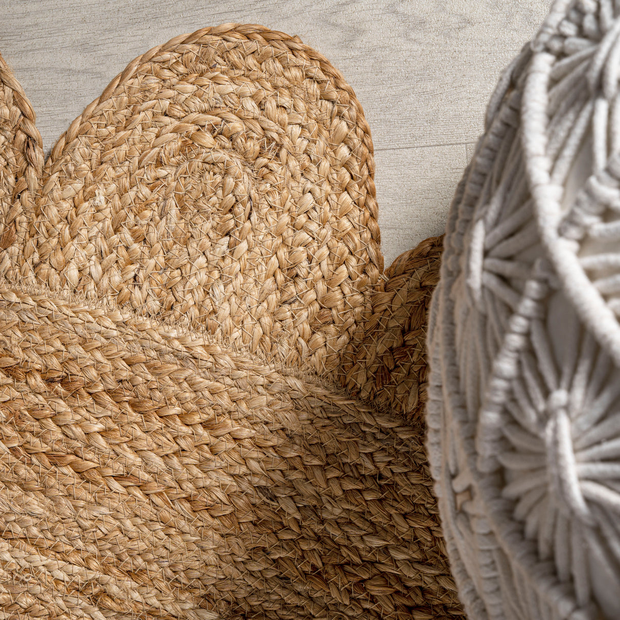 Petal Boho Jute Scalloped Circle Round Area Rug