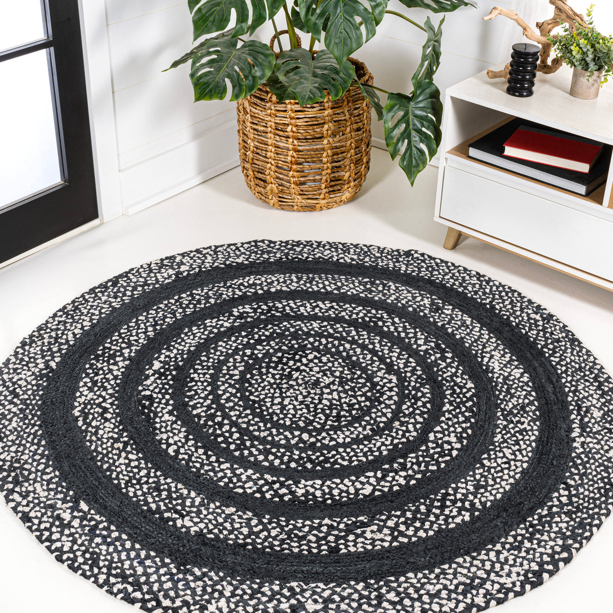 Abyss-Braided-Bohemian-Coastal-Round-Jute-Round-Area-Rug-Area-Rugs