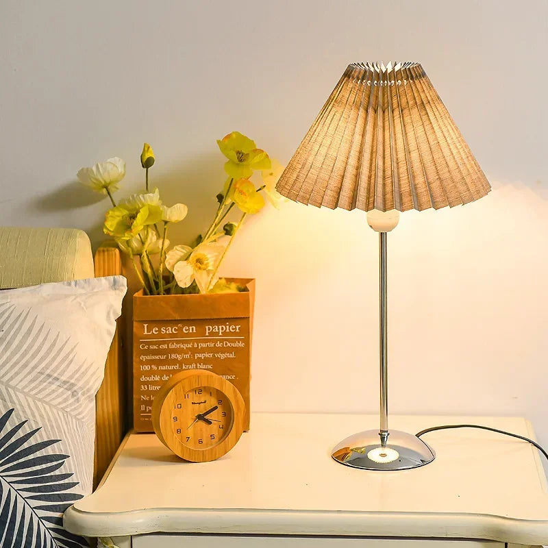 Adjustable Pleated LED Table Lamp – Retro E27 Desk Light for Bedroom & Living Room