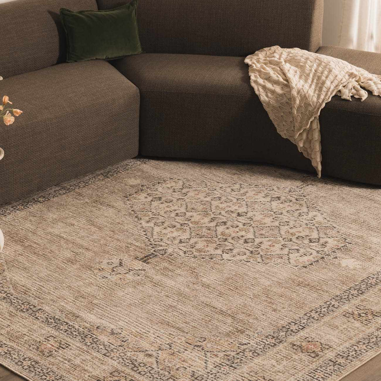 Lila Medallion Off-White Area Rug