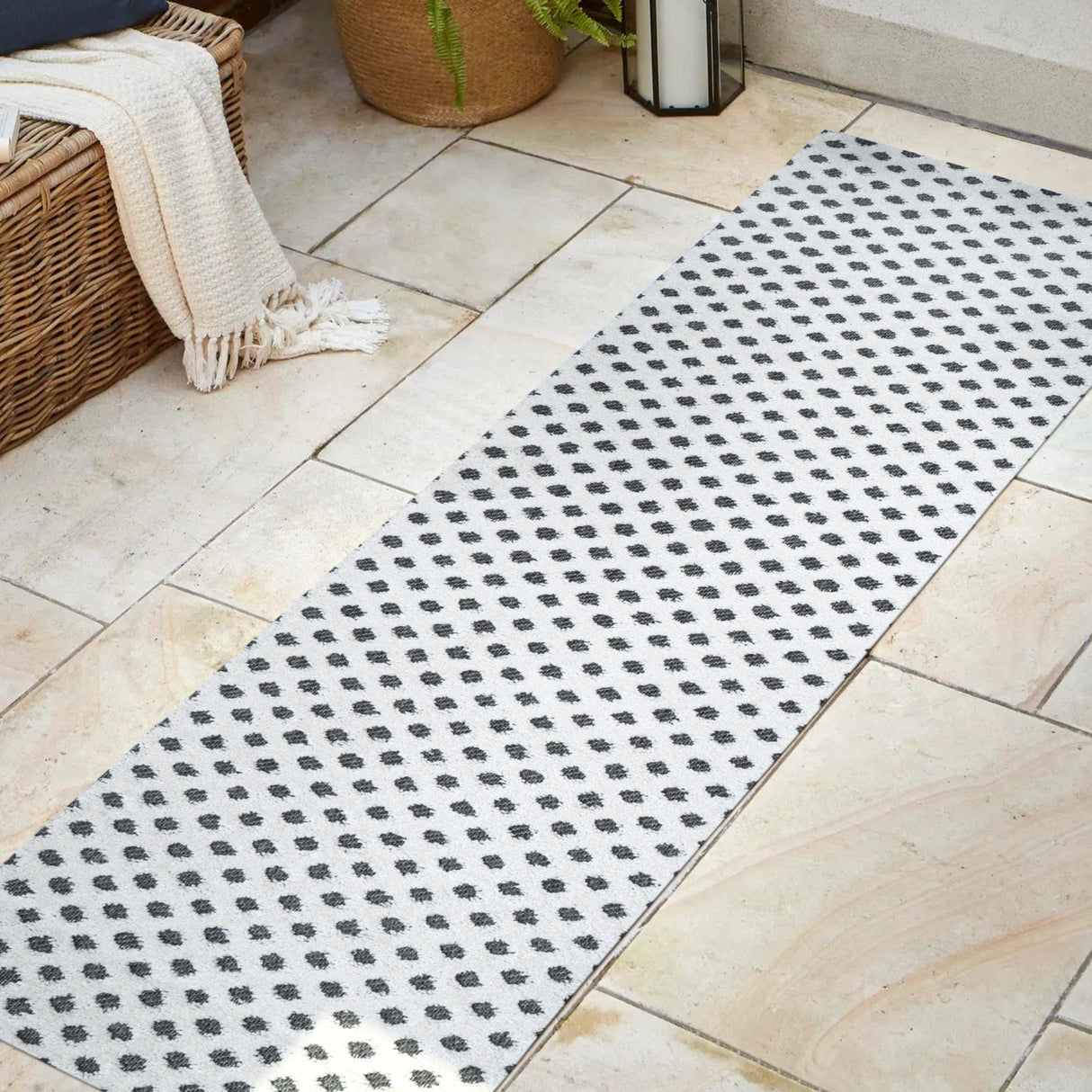 Rabat High-Low Pile Mini-Diamond Trellis Indoor/Outdoor Runner Rug